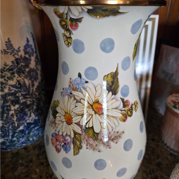 MACKENZIE-CHILDS 10" Tall Enamel Vase Blue Wildflowers 6" Dia EUC - Picture 3 of 4